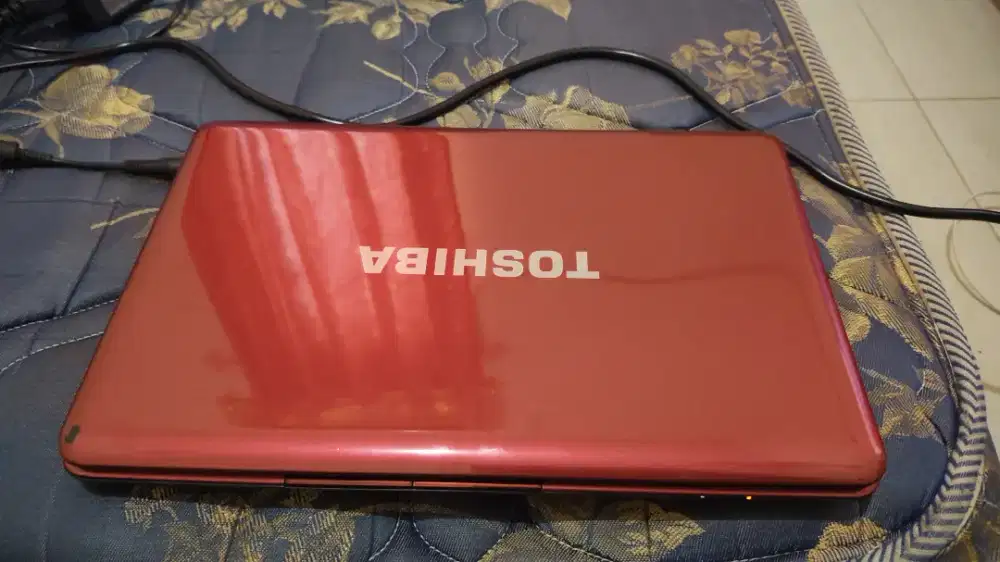 Jual Cepat Toshiba Satelite seken