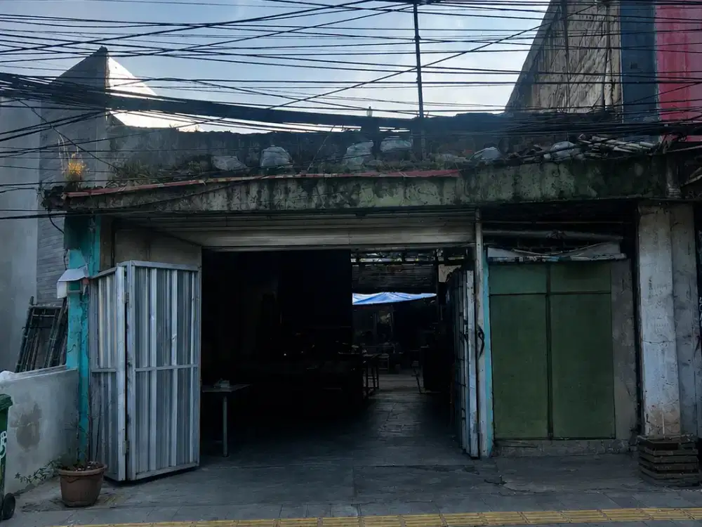 Ruko Besar Murah 252m2 di Jalan Matraman Raya di Bawah NJOP
