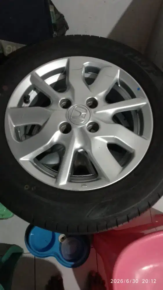 Velg original Honda Brio Ring 14 +  ban yang masih tebal lengkap