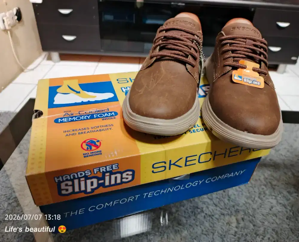 Sepatu Pria SKECHERS SLIP-INS AIR-COOLED MEMORY FOAM