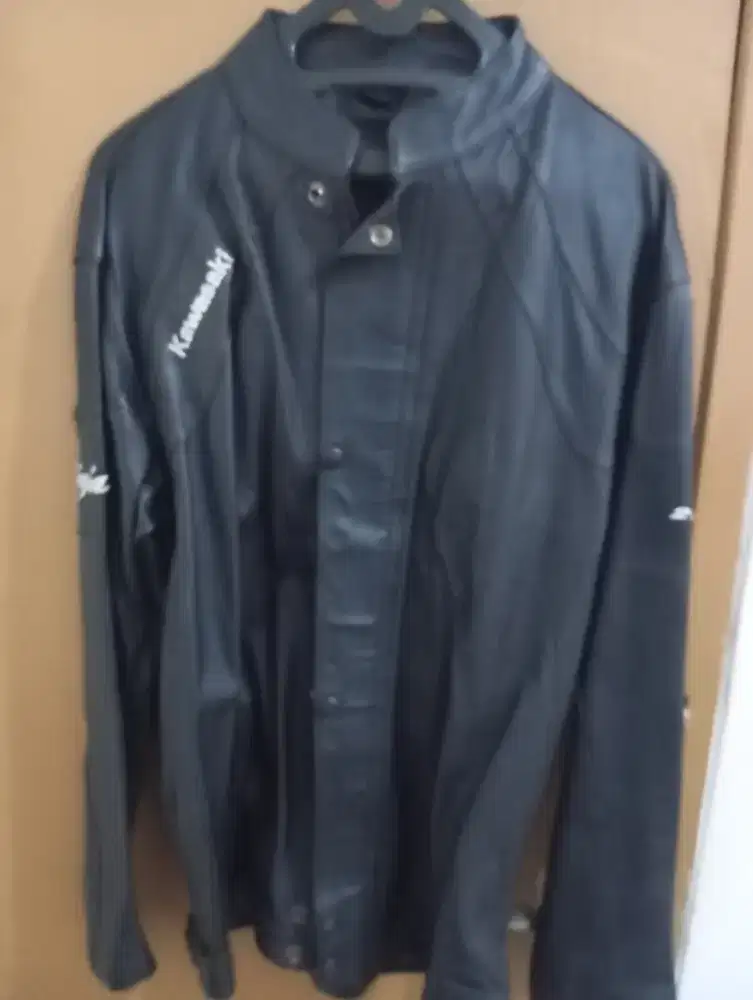 Jaket kulit original bawaan ninja 250 karbu
