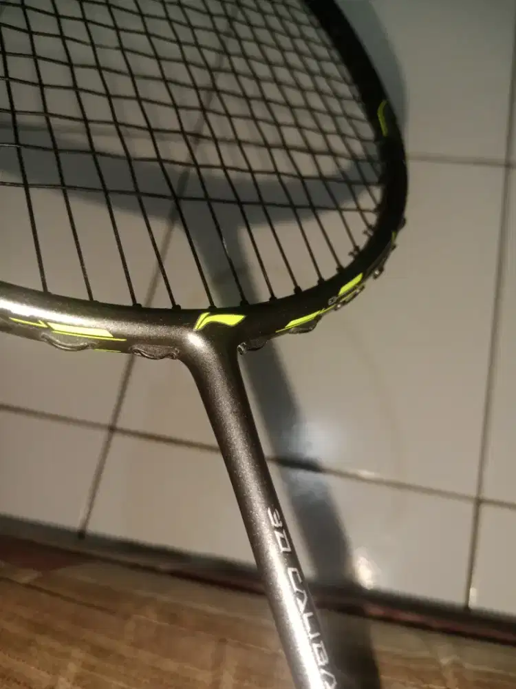 Raket Badminton Merk Lining (Produk Lokal)