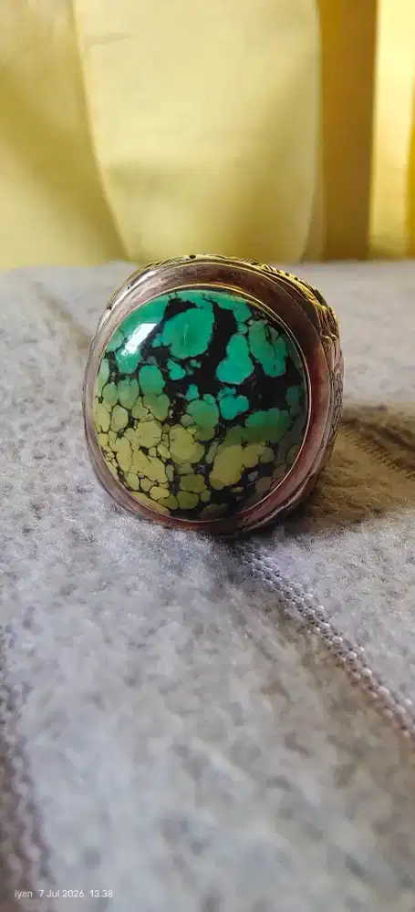 Batu Pirus Hubei Dwi Warna