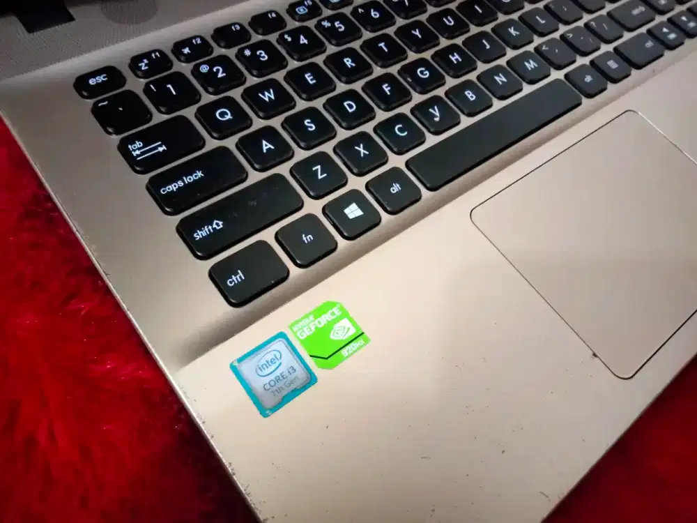 Laptop high kencang Asus x441uv/core i3 gen7 ram4gb/HDD 1tb siap pake
