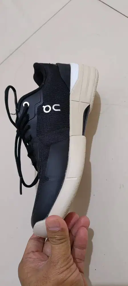 SEPATU QC BARU HADIAH DARI BOS DIJUAL KARNA BU