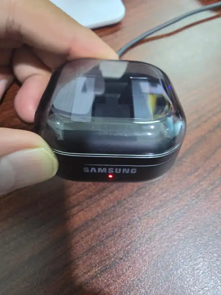 Judulnya Samsung earbuds/galaxy buds 4 mulus masih garansi 12 bulan