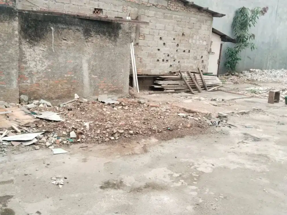 Disewakan Lahan Strategis Area Komersil di Jalan Utama Jakasampurna, Bekasi Barat