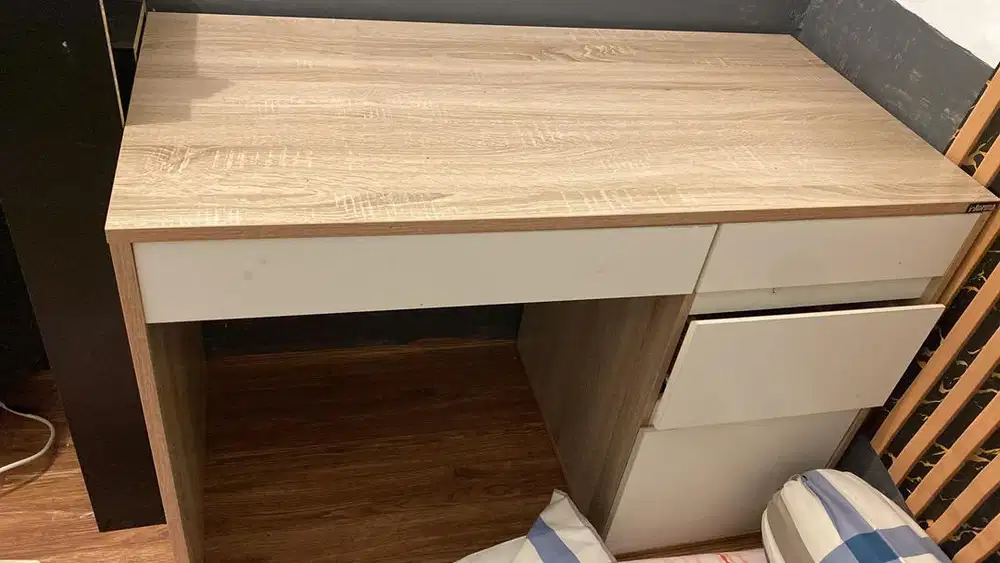 Meja informa kayu preloved