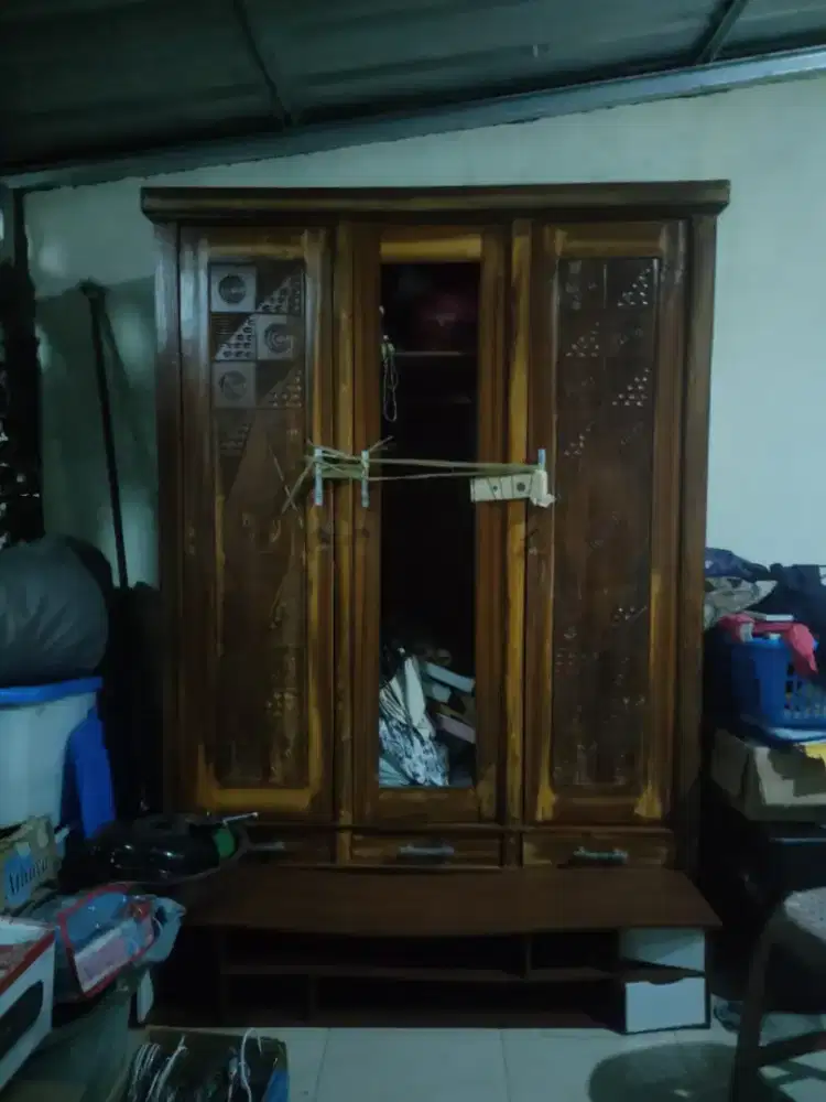 lemari baju kayu mahoni 3 pintu