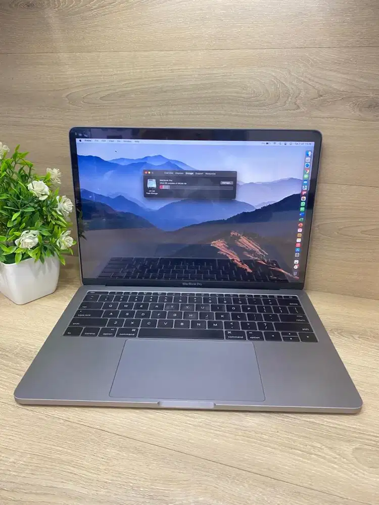 MacBook Pro 13-inch Ci5 / 16GB /256GB 2016
