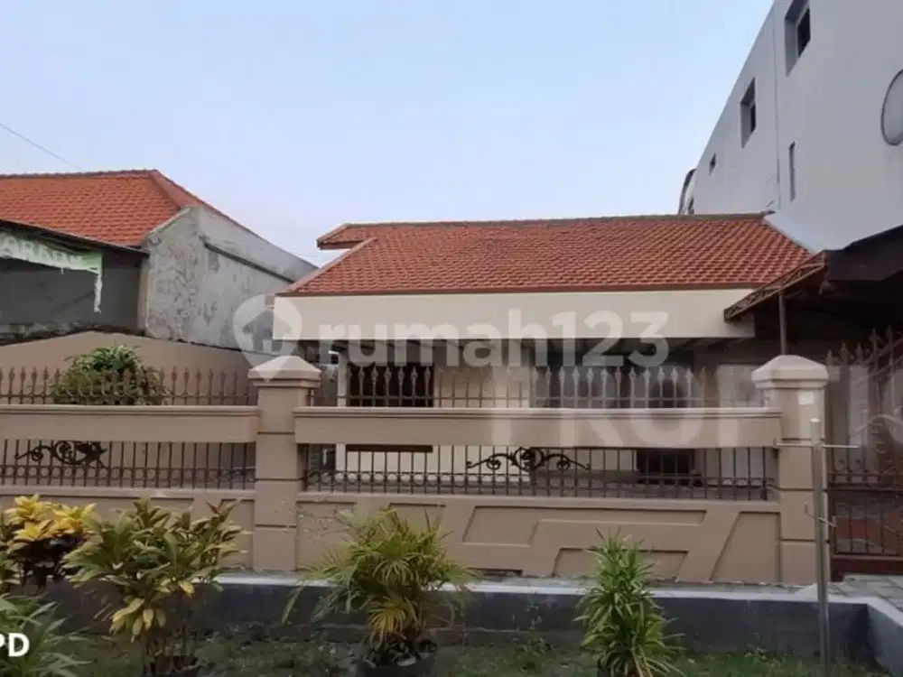 Rumah 1 Lantai Kutisari Surabaya - Crm221apd