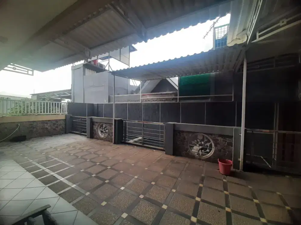 Rumah Modern Cantik Lokasi Strategis Area Taman Modern Cakung Jakarta Timur