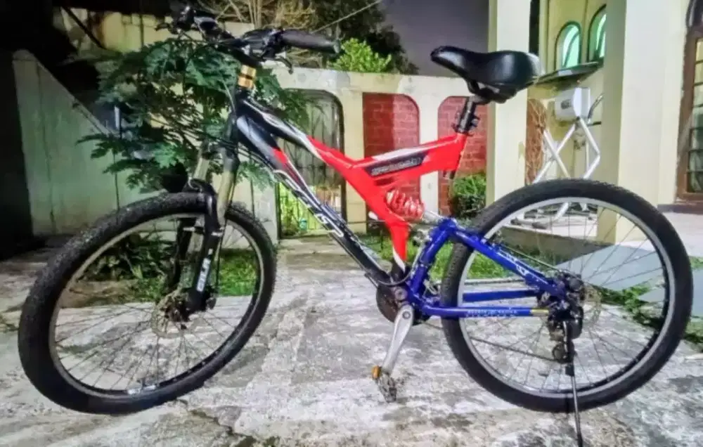 Sepeda MTB Felt