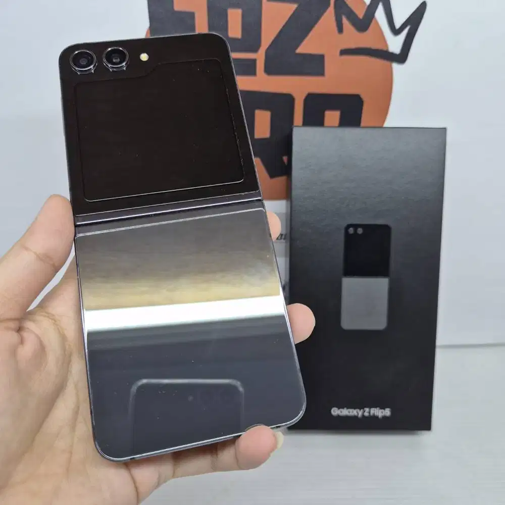 Samsung Z Flip 5 8/256GB Graphite Fullset No Minus LIKE NEW