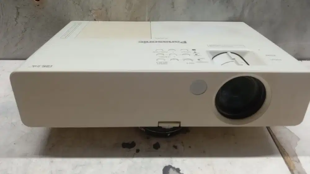 PROJECTOR PANASONIC  PTLBVIEA