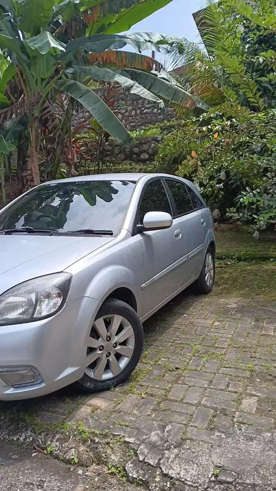Kia Pride Rio 2011 Bensin