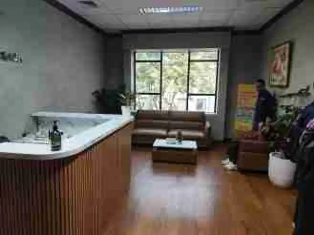 Gedung eks kantor di kemang Jakarta Selatan
