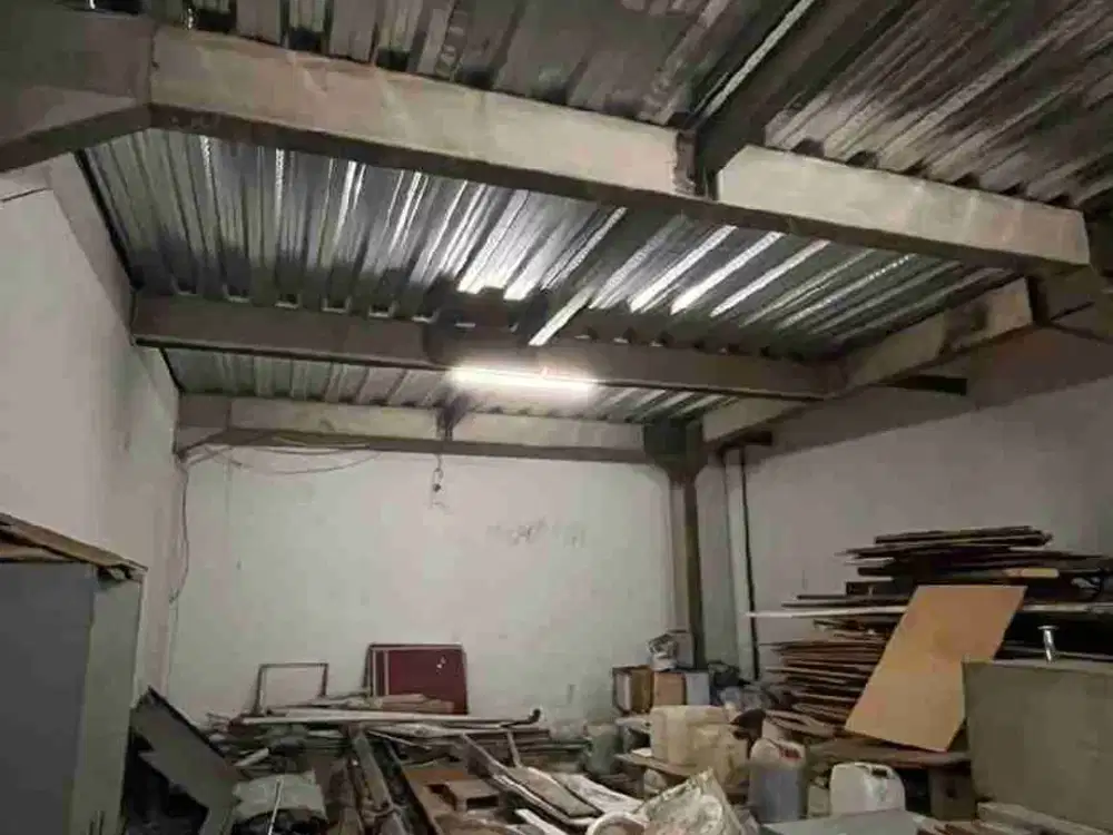 Dijual Gudang di Joglo, Jalan Basoka Raya Luas Tanah 827 m2, Jakarta Barat