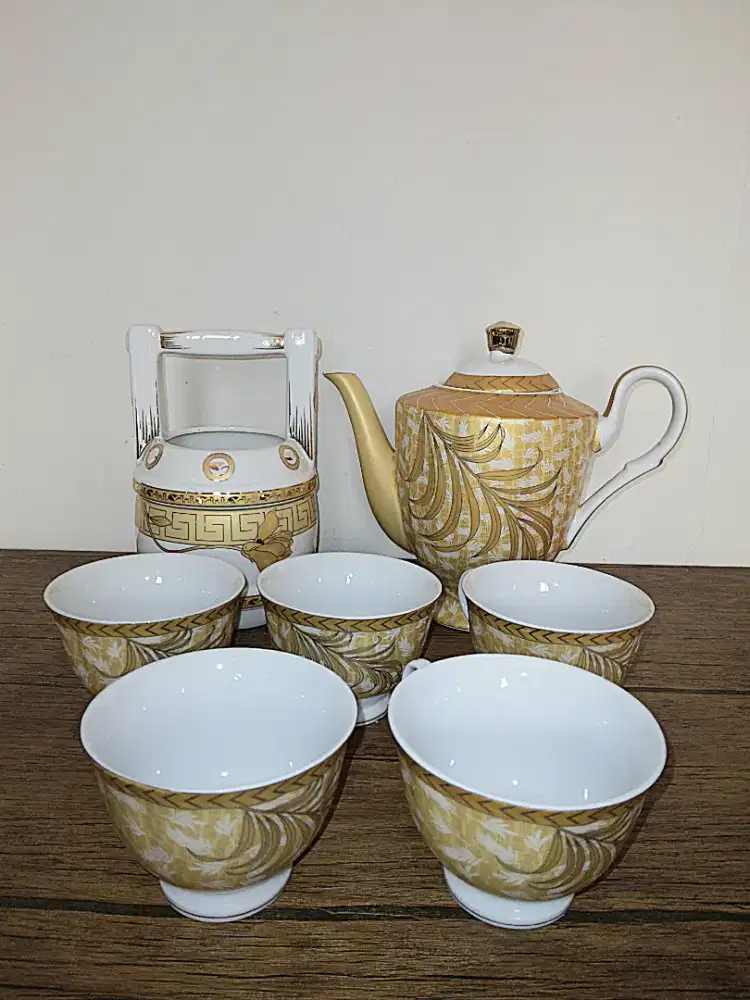 Pajangan keramik / teko / tea set