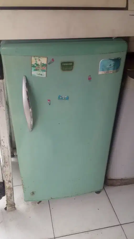 Freazer kulkas 4 rak