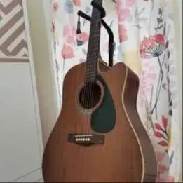 GITAR AKUSTIK STRING SECOND SUARA MASIH OK/UD PAKAI PREAMP