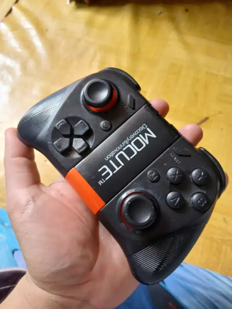 Mocute Controller