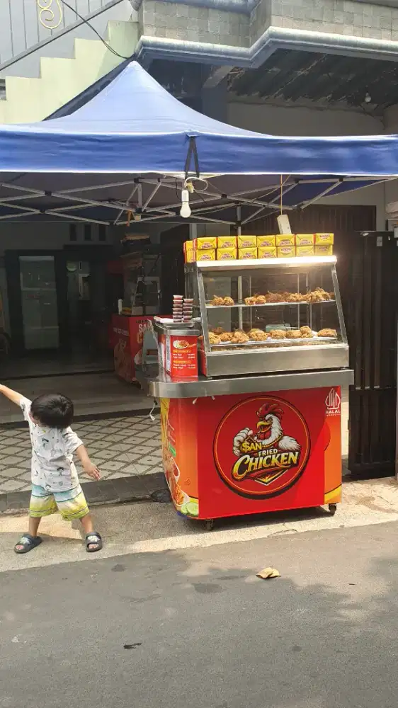 Di cari wanita penjaga chiken