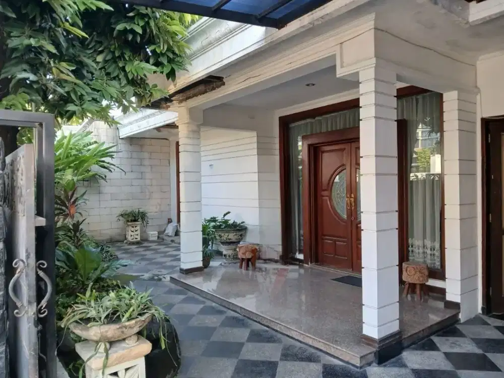 Rumah   Kertajaya Indah  , Ada dak beton fasum