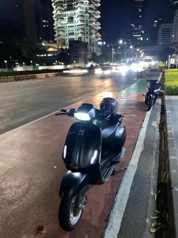 VESPA MATIC SPRINT 150cc, black dove 2021 ganteng
