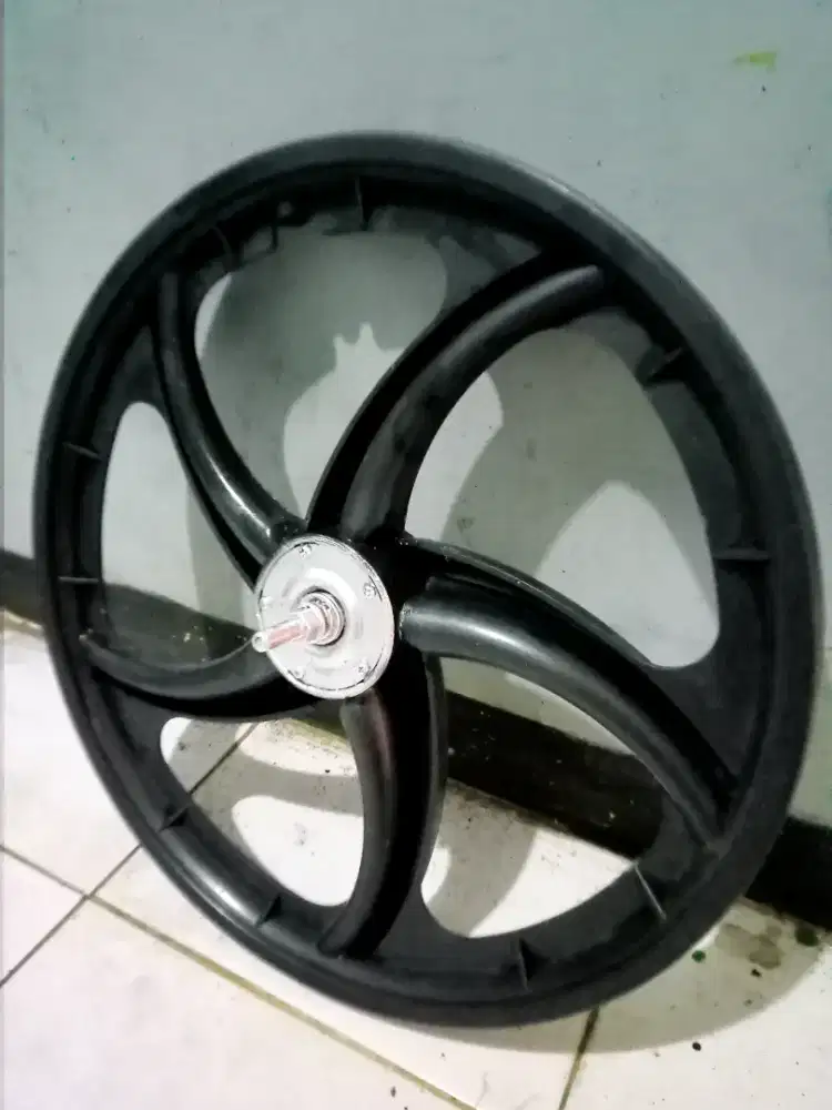 Dijual velg depan sepeda palang bintang racing ring 20 kondisi bagus