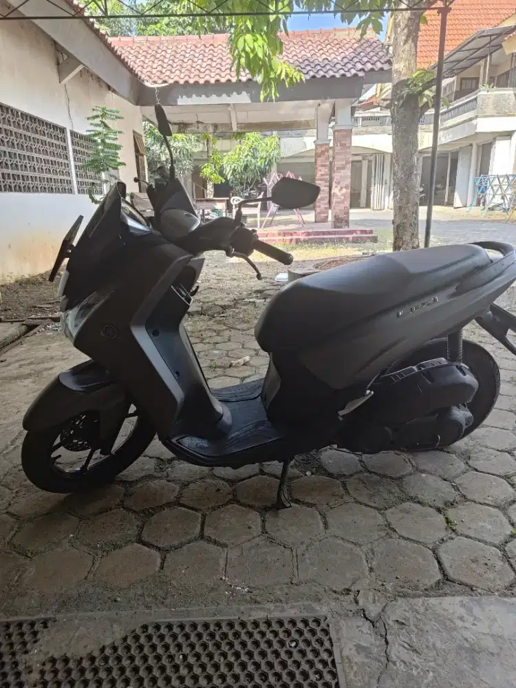 Lexi 125 abu2 matte 2019
