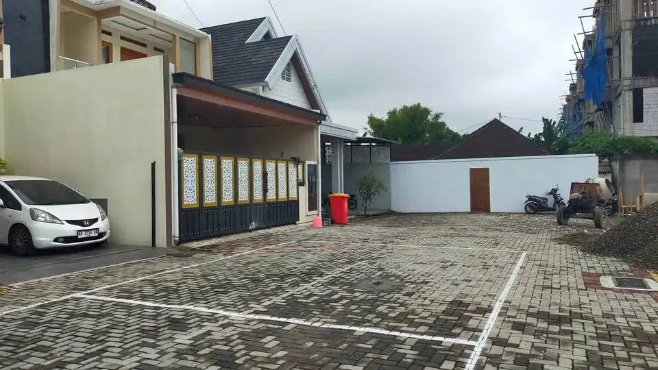 Samping SMP N 3 Colomadu, Jual Rumah Baru Murah. Dkt Jln Raya