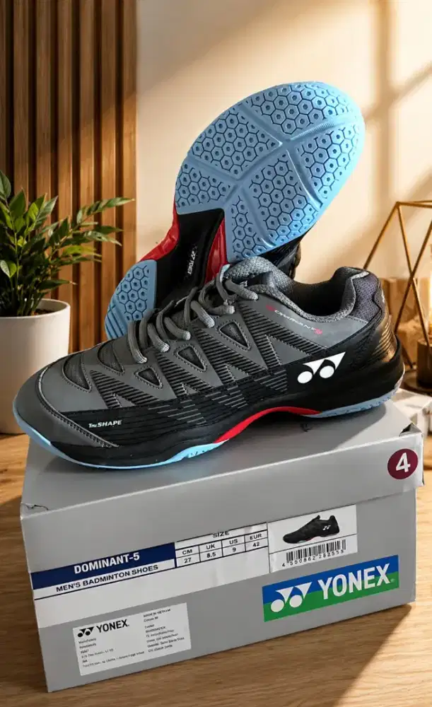 Sepatu Badminton Yonex Dominant 5 uk 42 diobral