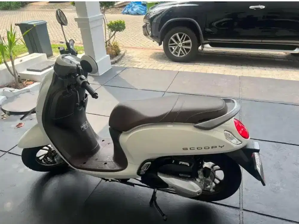 honda scoopy putih thn 2023 (keyless)