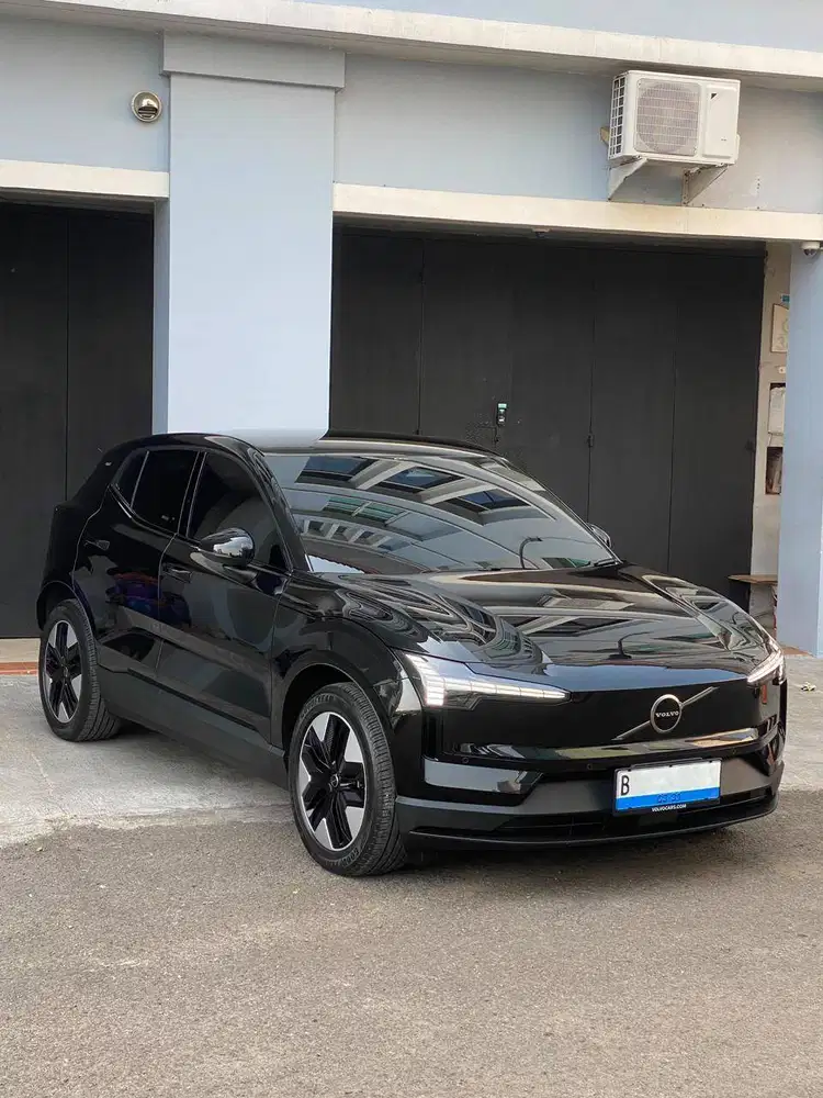 Volvo X30 Elegin Plus EV 2025 Black Hitam x-30 2024 E-v 2026 Jual bu