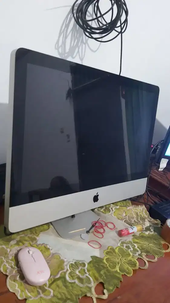 Apple iMac 21.5 Mid 2010 A1311 Masih Menyala Dual OS Baca Deskripsi