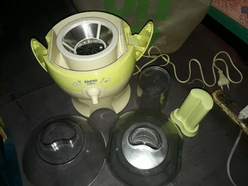 Jual Juice Extractor Sanyo SJ-BJ12