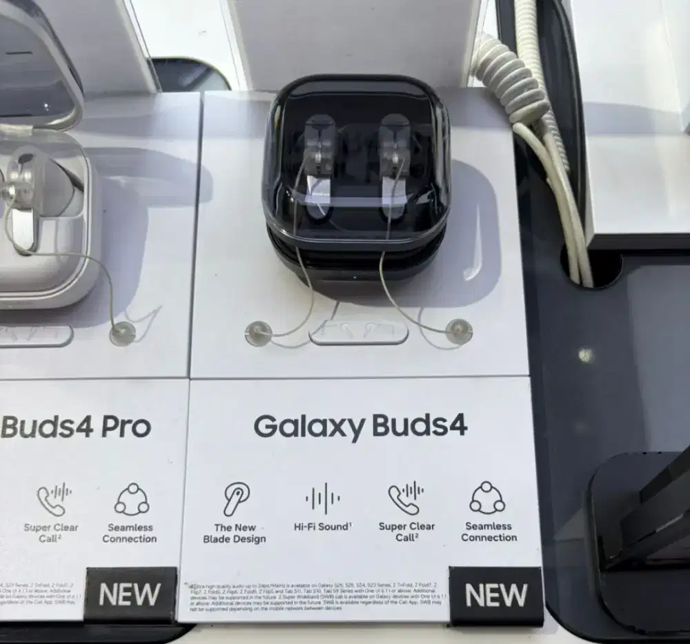 Samsung Galaxy Buds 4 Black – BNIB (Brand New in Box)