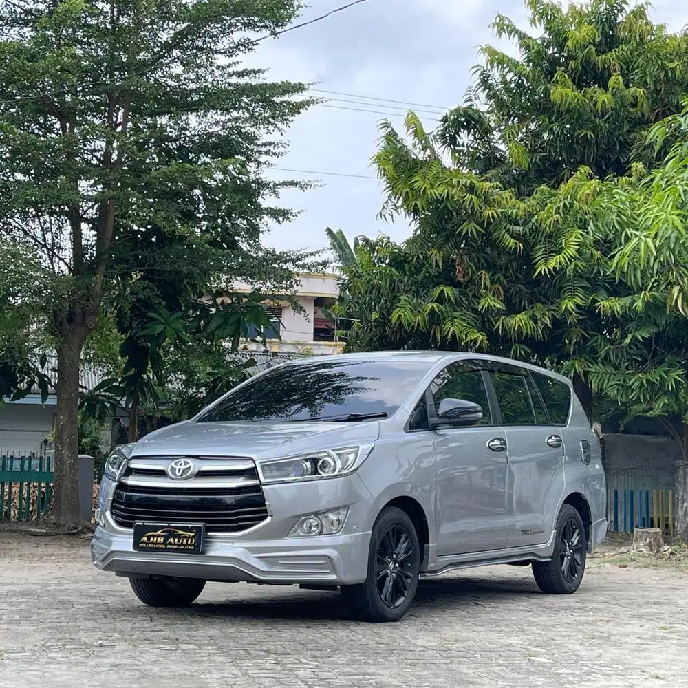 Innova Reborn 2.4 V TRD Matic (Diesel) 2020