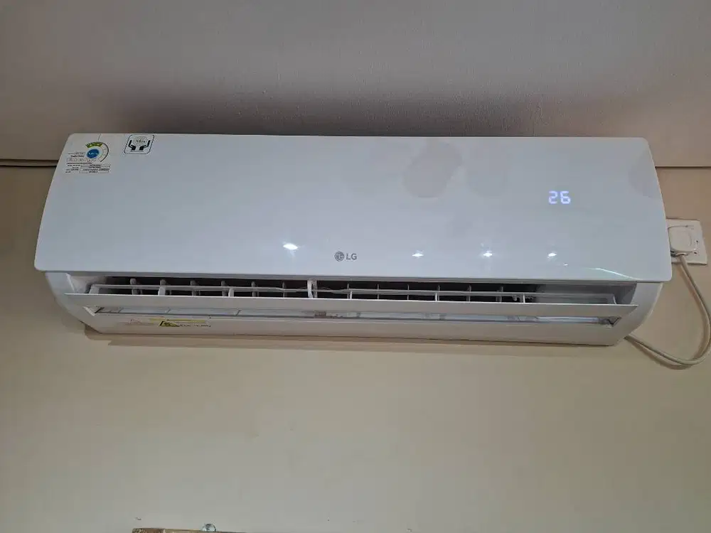 AC LG 2PK only 4 month of use
