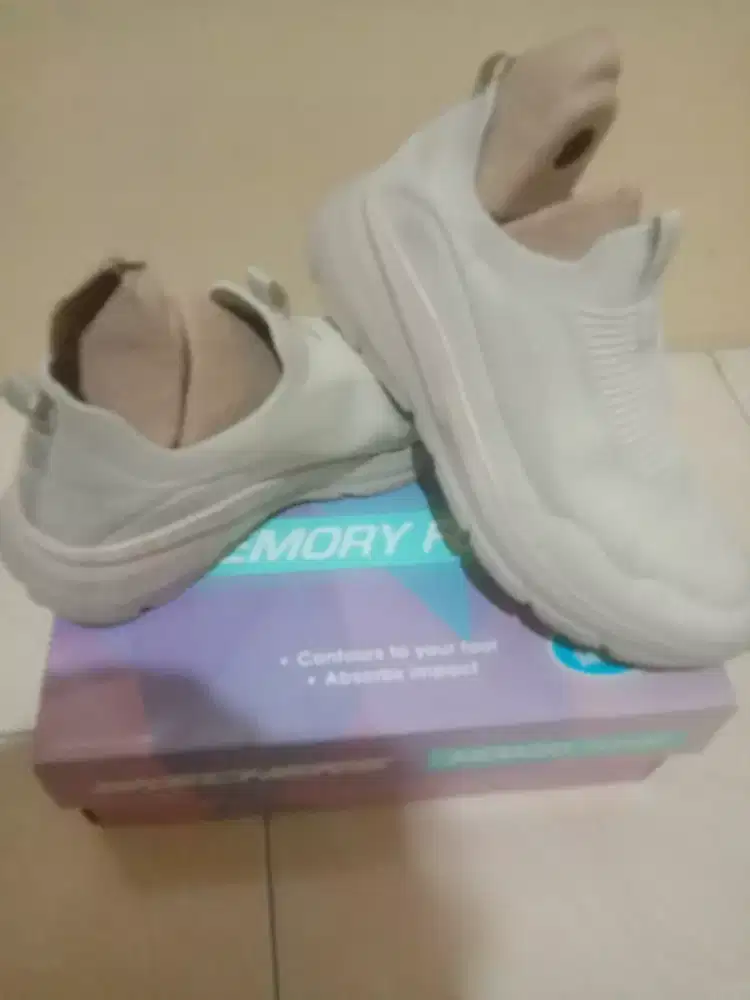 Sepatu scheachers