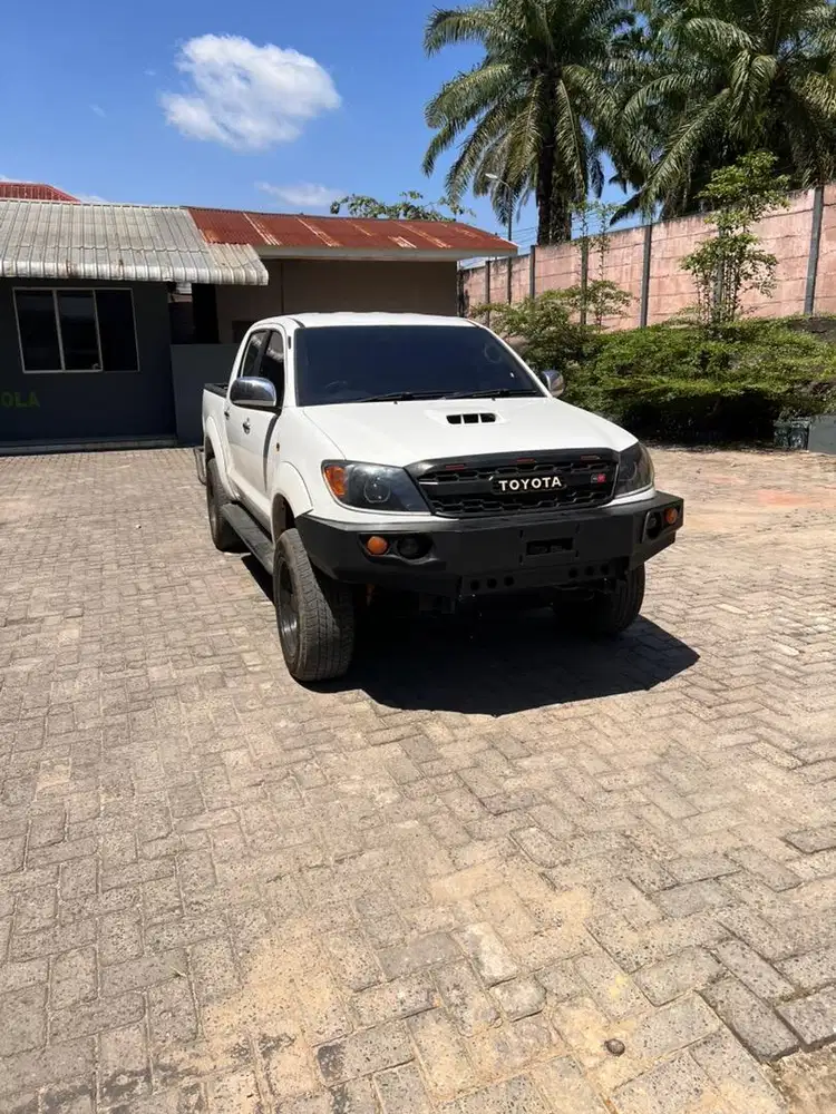 Toyota hilux 3.000cc tahun 2011