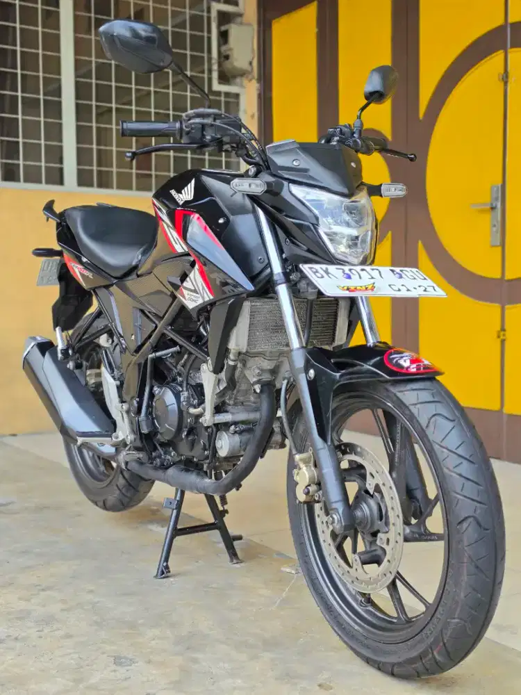 Honda CB150R / CB 150R V2 2016, Warna Black Premiun Metalic.