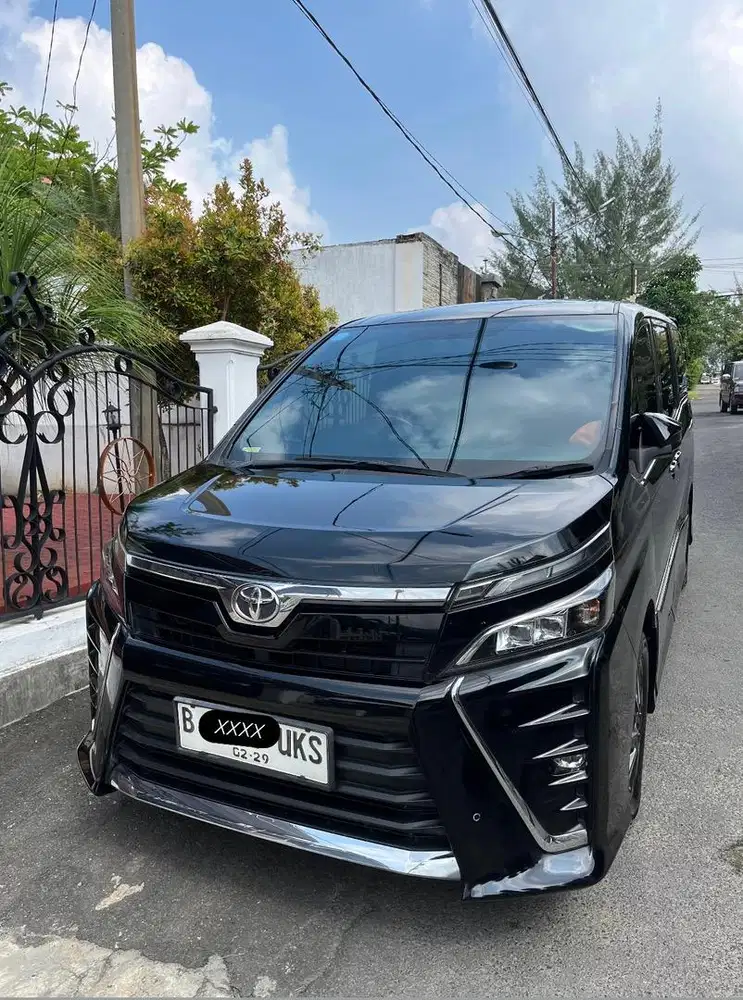 Toyota Voxy 2019 pribadi istimewa tangan pertama low km