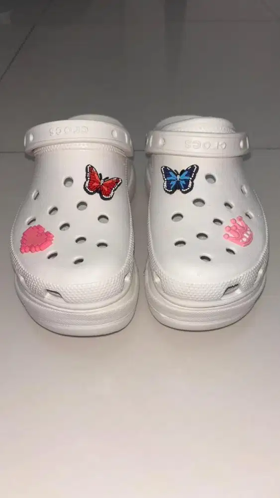 WTS Crocs Women's classic Bae Clog white uk 6 36-37