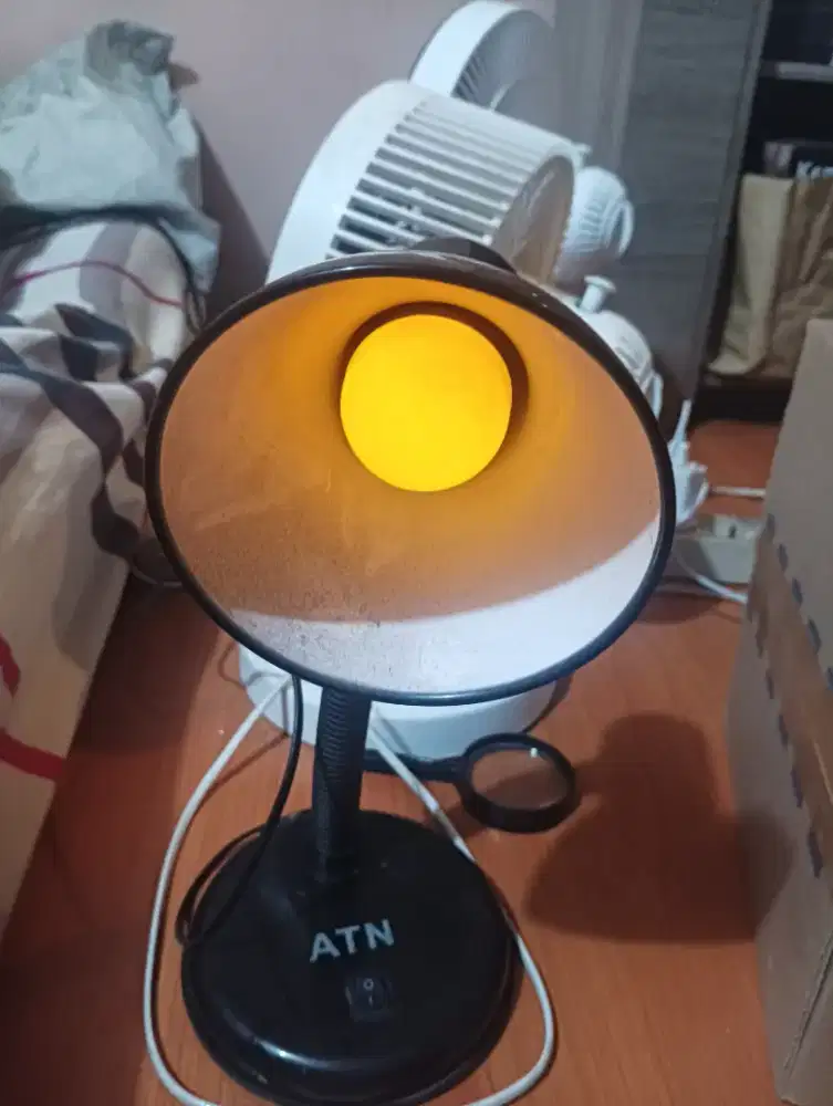 lampu meja belajar