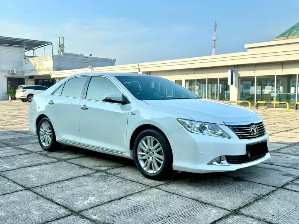 Toyota Camry V 2.5 2013