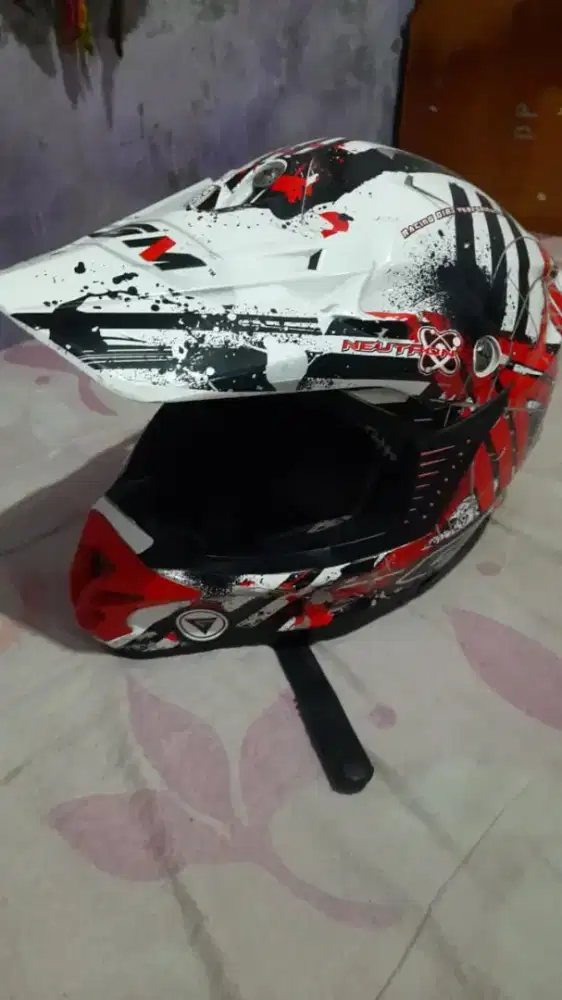 Helm GM supercross full face cross black red