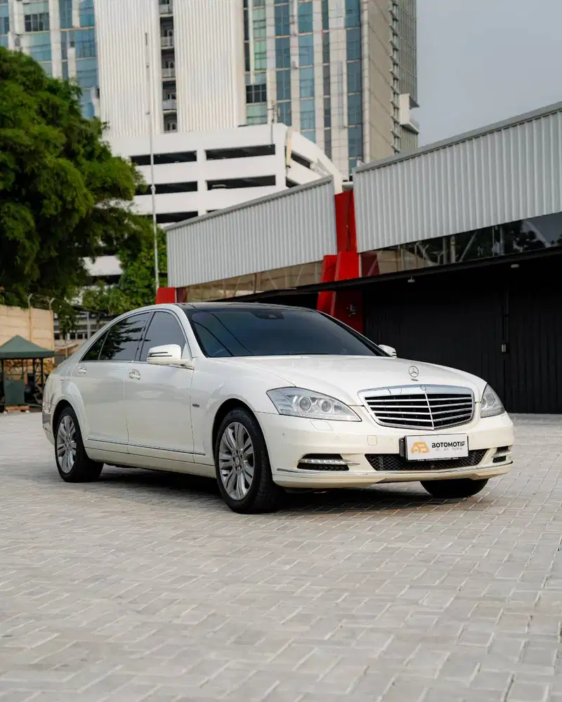 Mercedes-Benz S350 W221 White 2012