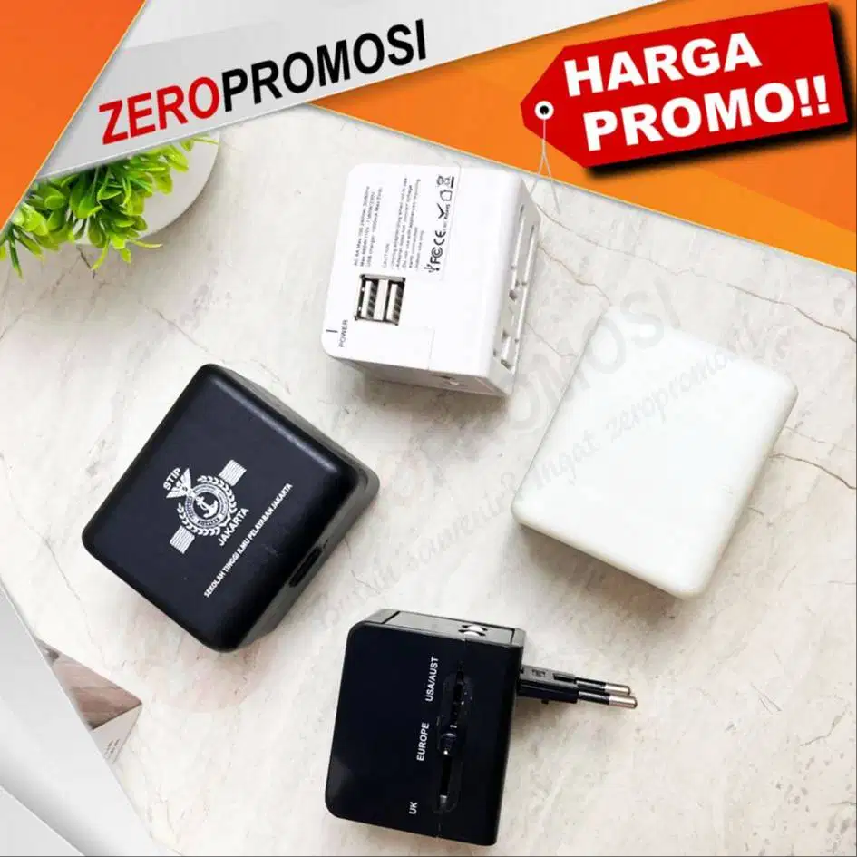 Travel Adapter Universal UAR03 Custom Logo Souvenir Elektronik Premium